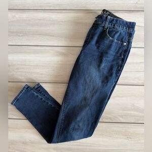 White House Black Market Skinny Jeans Blue Size 8S EUC